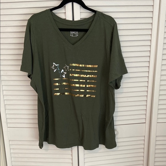 Denim & Co. Americana Favorite Jersey Sequin Flag V-Neck Top 2X Dark Olive - Picture 1 of 6
